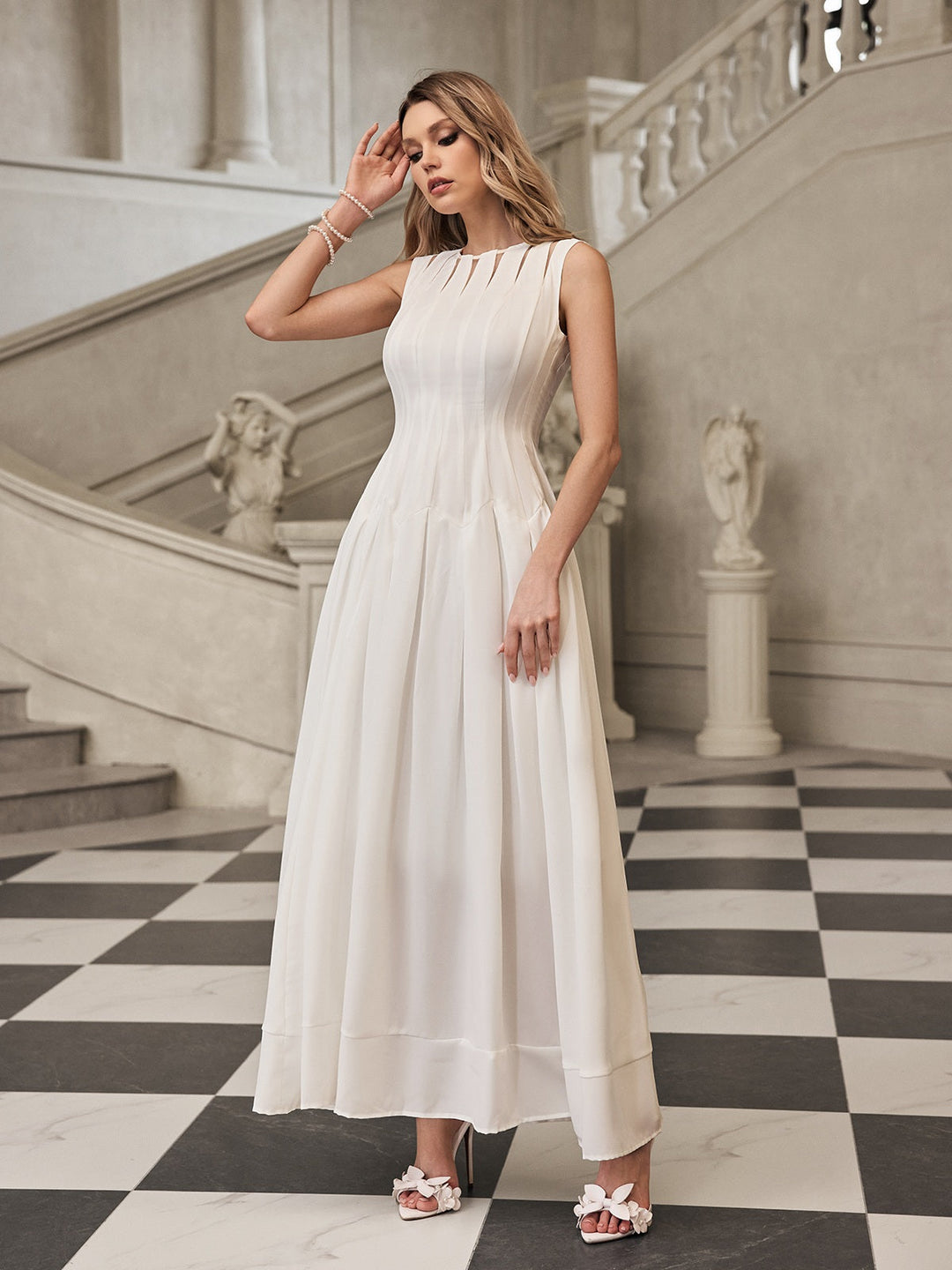 Faelthis Sleeveless Pleat Maxi Dress