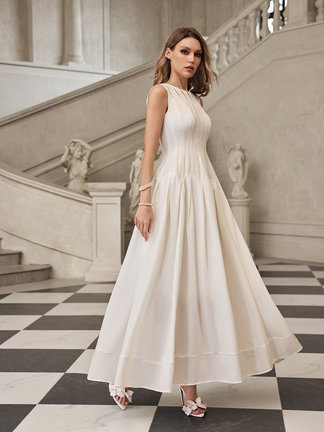 Faelthis Sleeveless Pleat Maxi Dress