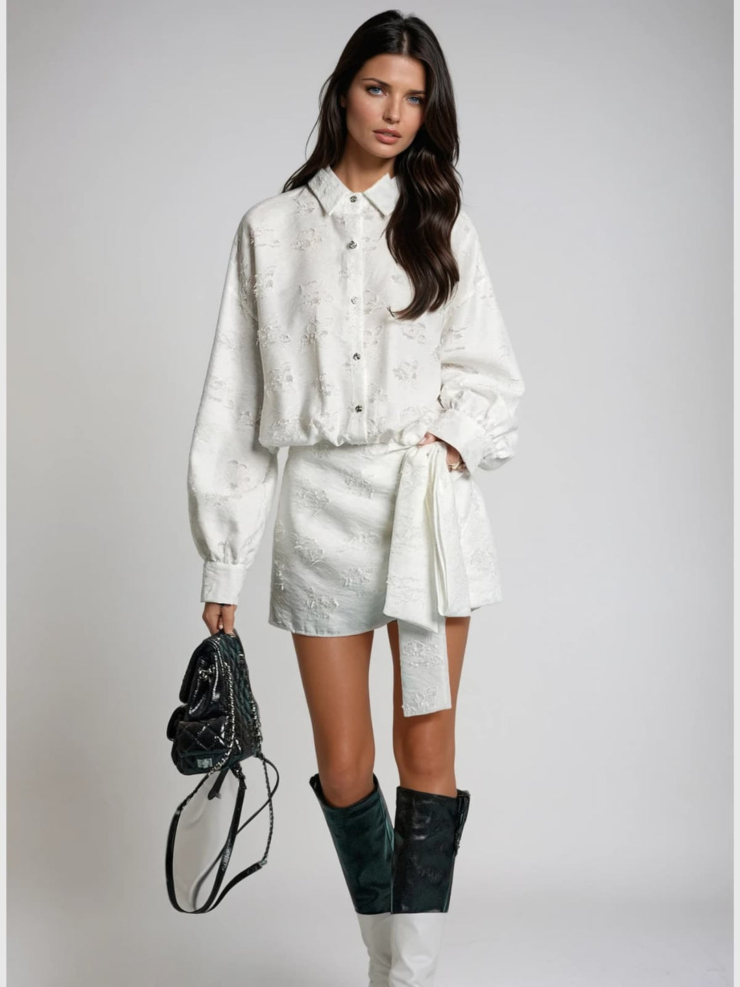 Sukienka mini z długim rękawem i kokardą Katella